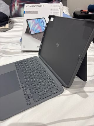 Cover Logitech Combo Touch iPad Air 11