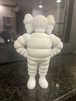 Figura Kaws Michelin 3D
