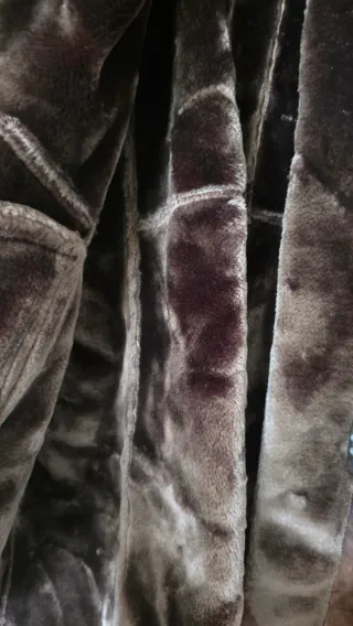 Abrigo marrón de ante y pelo