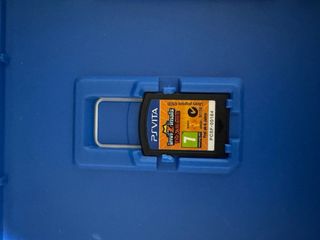 Consola Sony PS Vita + 5 Juegos