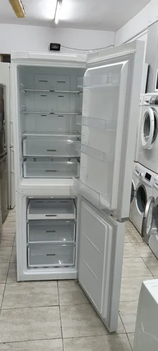 Nevera Combi Blanca Whirlpool 190 x 60 x 54 xm
