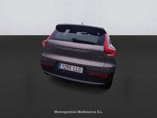 VOLVO XC40 2.0 D3 Momentum Pro Auto