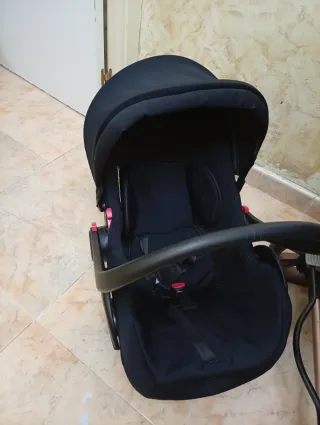Carro de bebé y silla de coche