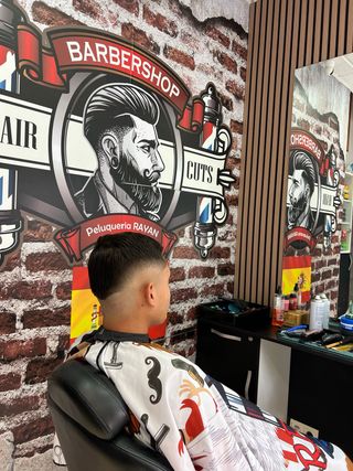 Peluquero profesional – cortes modernos y clásicos