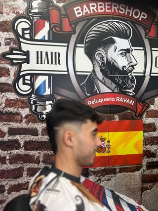 Peluquero profesional – cortes modernos y clásicos