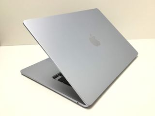 portatil apple apple macbook air m4 10-core 4.4 15 (10gpu) (2025) (a3241)