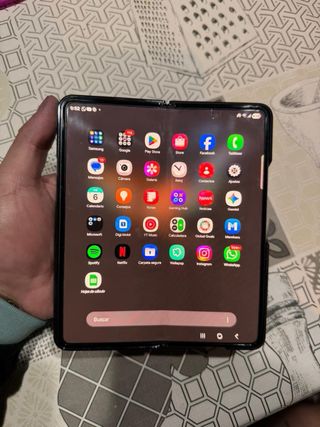 Telefono pieghevole grigio scuro