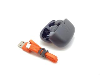 in-ear jbl wave beam 2