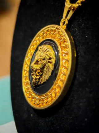 Colgante León Chapado Oro 18k Negro