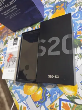 Samsung S20+ 5G Nero con 2 linee verticali display