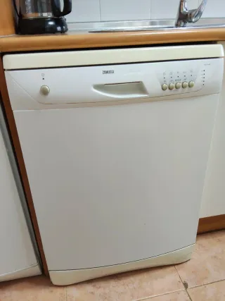 Lavavajillas Zanussi poco uso fines de semana