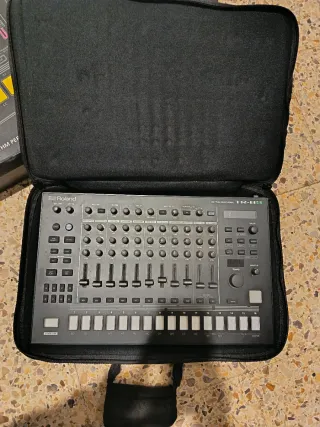 Roland TR-8S Caja Ritmos + Funda