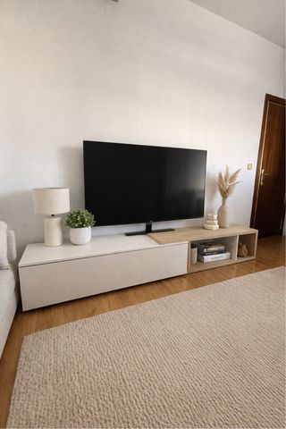 Mueble TV IKEA Blanco y Madera