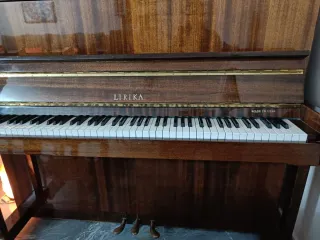 Piano Ruso Clásico LIRIKA