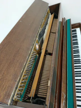 Piano Ruso Clásico LIRIKA