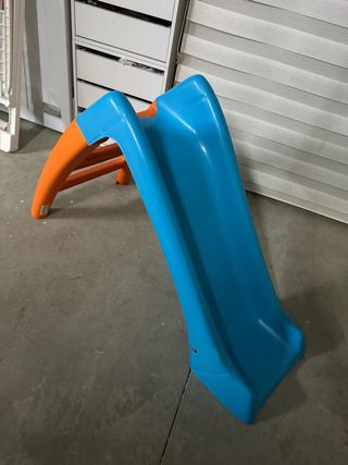 Tobogán infantil azul y naranja