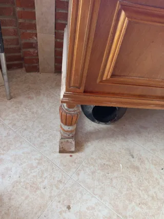 Escritorio antiguo de madera