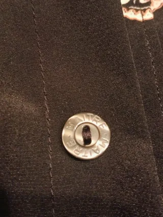 Camisa MAITRE negra con estampado dorado