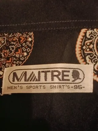 Camisa MAITRE negra con estampado dorado