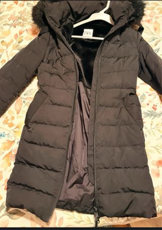Chaqueta Zara Negra con Capucha