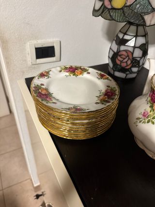 Royal Albert Piatti Fiori Oro Porcellana