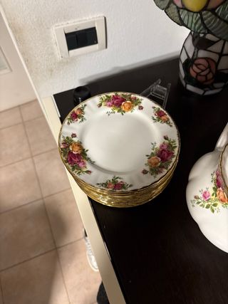 Royal Albert Piatti Fiori Oro Porcellana