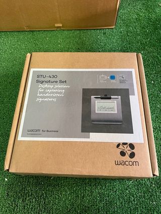 Tableta firma Wacom STU-430 con lápiz