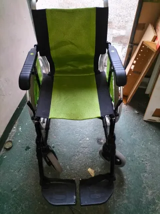 Silla de ruedas plegable