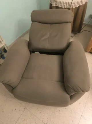 Sillón reclinable eléctrico beige