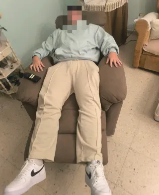 Sillón reclinable eléctrico beige