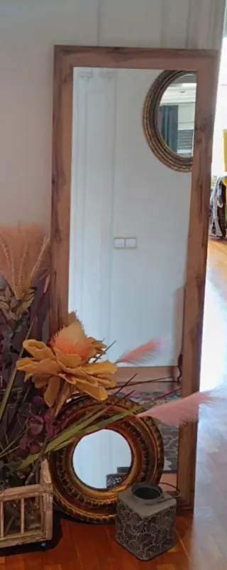 Specchio a figura intera in legno