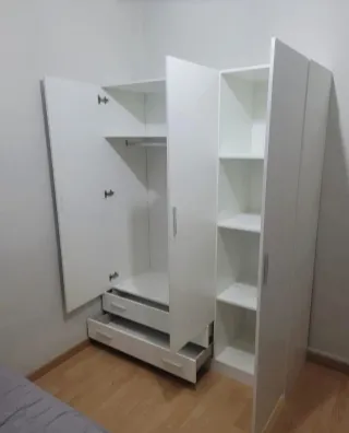 Armario modular madera beige y marrón