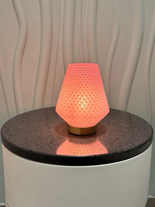 Lampada da tavolo rosa cipria