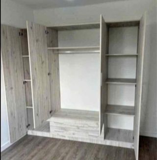 Armario modular madera beige y gris