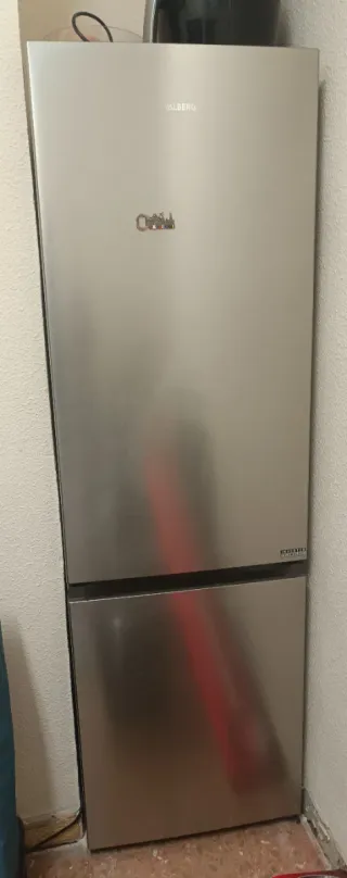 Frigorífico Valberg plateado