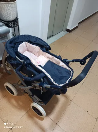 Coche de muñecas azul marino