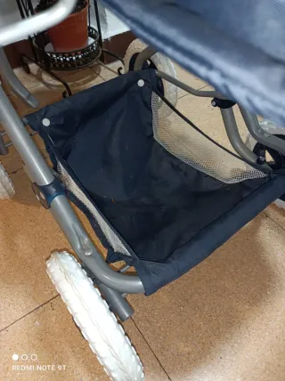 Coche de muñecas azul marino