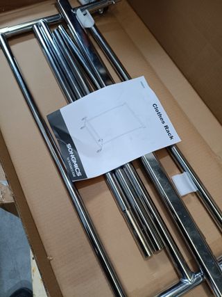 SONGMICS Burro Ropa con Ruedas, Perchero Burro Extensible con Carga Pesada, Capacidad de Carga Máx. de 100 kg, 45 x (92-132) x 161,5 cm, Fácil de Montar, Portátil, Plata HSR13S