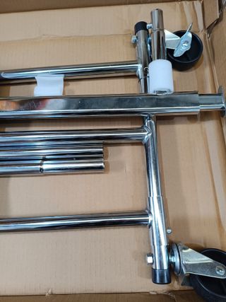 SONGMICS Burro Ropa con Ruedas, Perchero Burro Extensible con Carga Pesada, Capacidad de Carga Máx. de 100 kg, 45 x (92-132) x 161,5 cm, Fácil de Montar, Portátil, Plata HSR13S