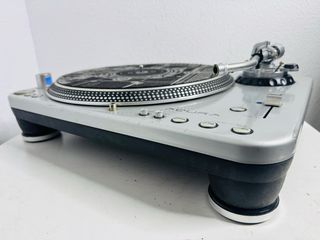 Akiyama Acura Giradiscos Profesional