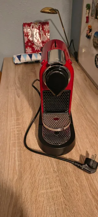 Cafetera Cápsulas Roja