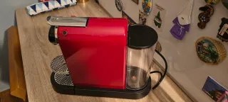 Cafetera Cápsulas Roja