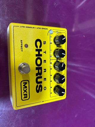 MXR Stereo Chorus Pedal Amarillo
