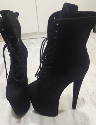 Botas de tacón alto negras