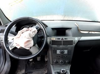 Bq55198921 centralita motor uce opel astra 1095897