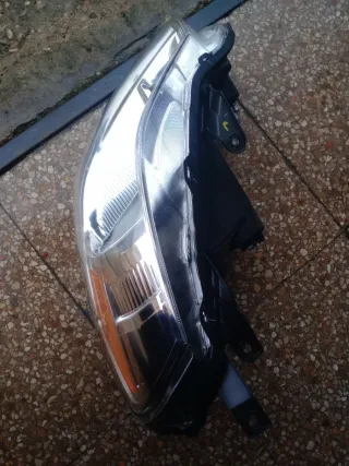 Faro Izquierdo Suzuki SX4