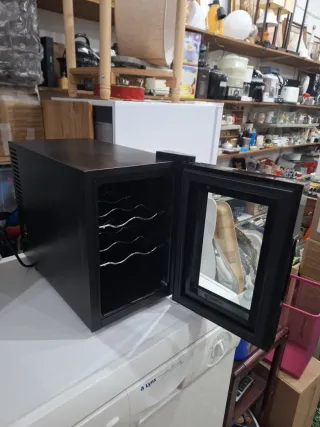 Vinoteca Euro Wave Negra de enfriar vinos