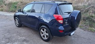 Toyota RAV4 accidentado reparar golpe averiado