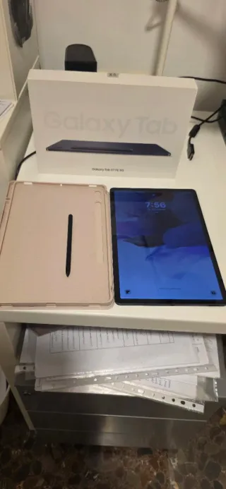 Samsung Galaxy Tab S7 FE 5G Azul Marino y teclado