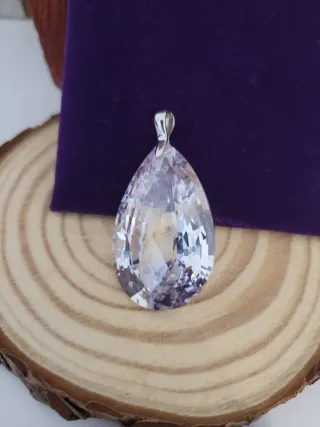 Colgante Oro Blanco Circonita Tallada